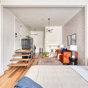  Apartment - Bright Brooklyn