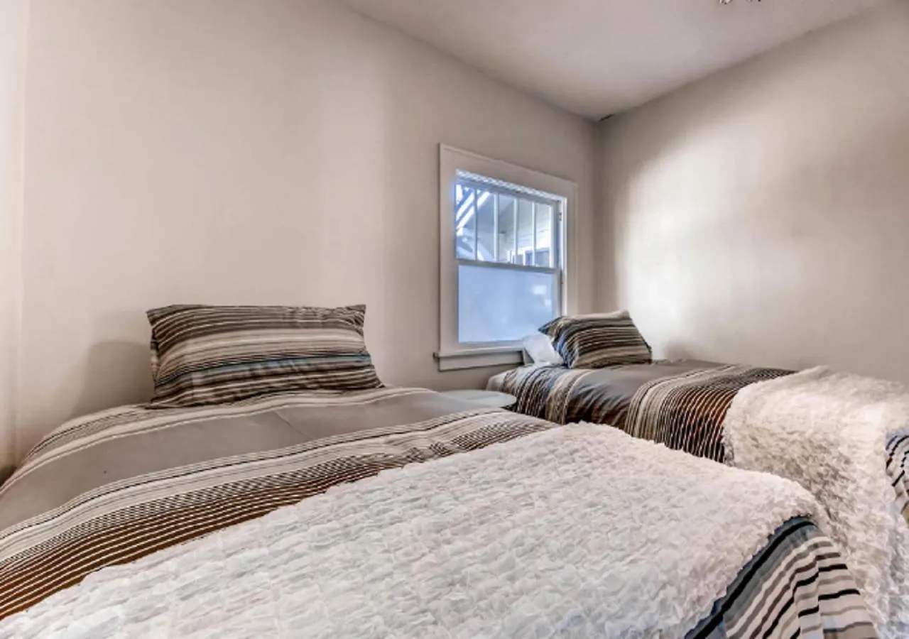 30 Day+ Craftsman; Stroll 2 Food & Downtown! Villa Portland