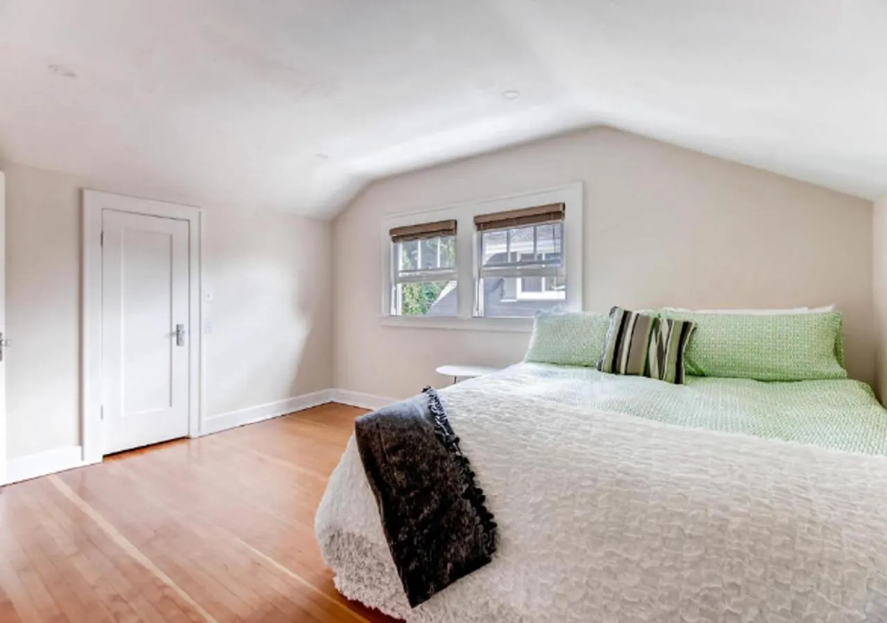 30 Day+ Craftsman; Stroll 2 Food & Downtown! Villa Portland 0*,  United States